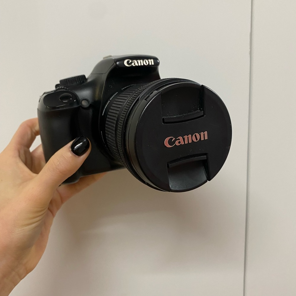 Canon Camera with battery and charger